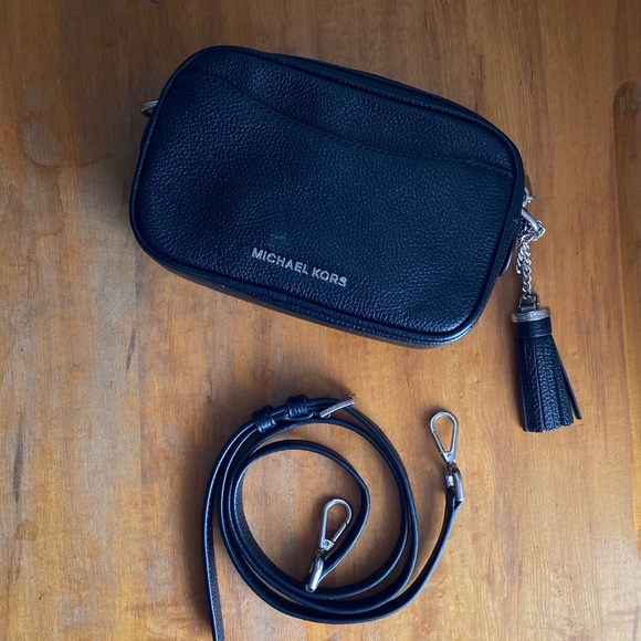 Michael Michael Kors convertible crossbody - Picture 12 of 13